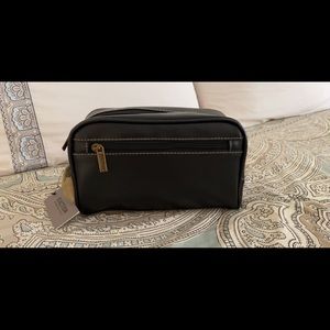 NWT Kenneth Cole Reaction Toiletry Bag